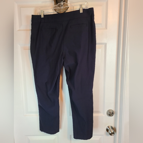 Apt 9 Woman's Dress Pants, Size 16P, Color: Navy Blue - Picture 10 of 16